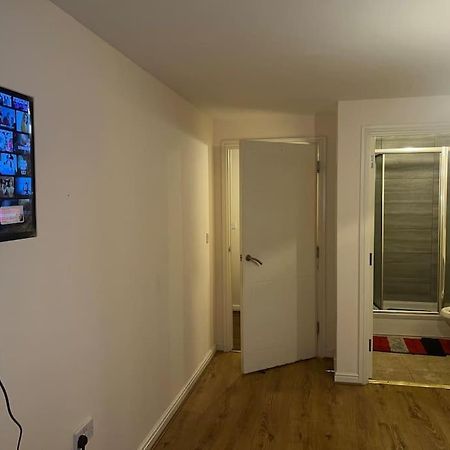 Spacious 2-Bed Apartment In Abbey Wood, Greenwich Esterno foto